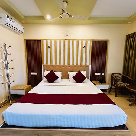 การาปูจา วิลเลจ รีสอร์ต Hotel วายานาด ภายนอก รูปภาพ
