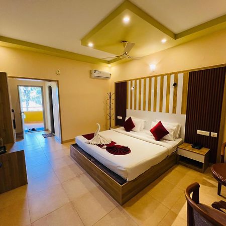 การาปูจา วิลเลจ รีสอร์ต Hotel วายานาด ภายนอก รูปภาพ