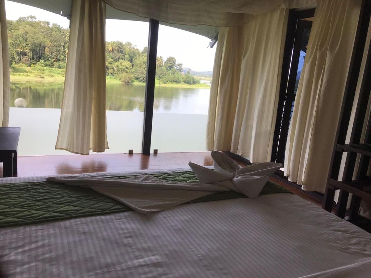 การาปูจา วิลเลจ รีสอร์ต Hotel วายานาด ภายนอก รูปภาพ