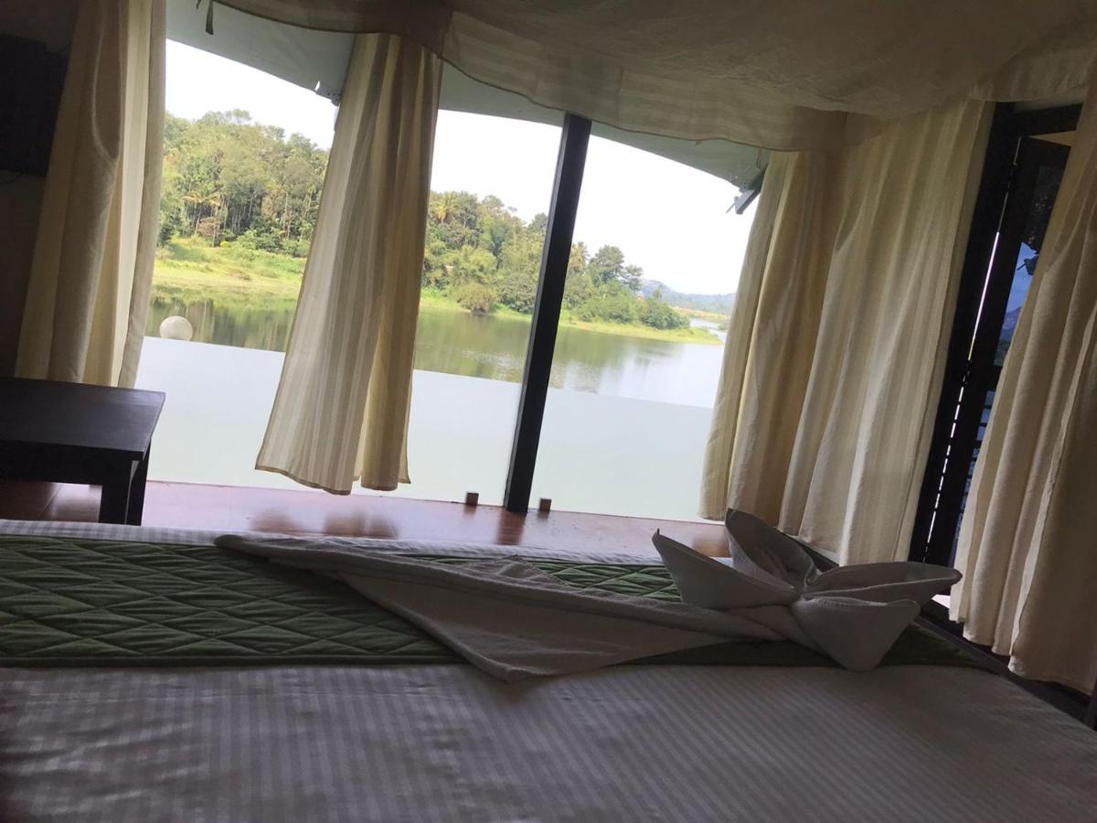 การาปูจา วิลเลจ รีสอร์ต Hotel วายานาด ภายนอก รูปภาพ