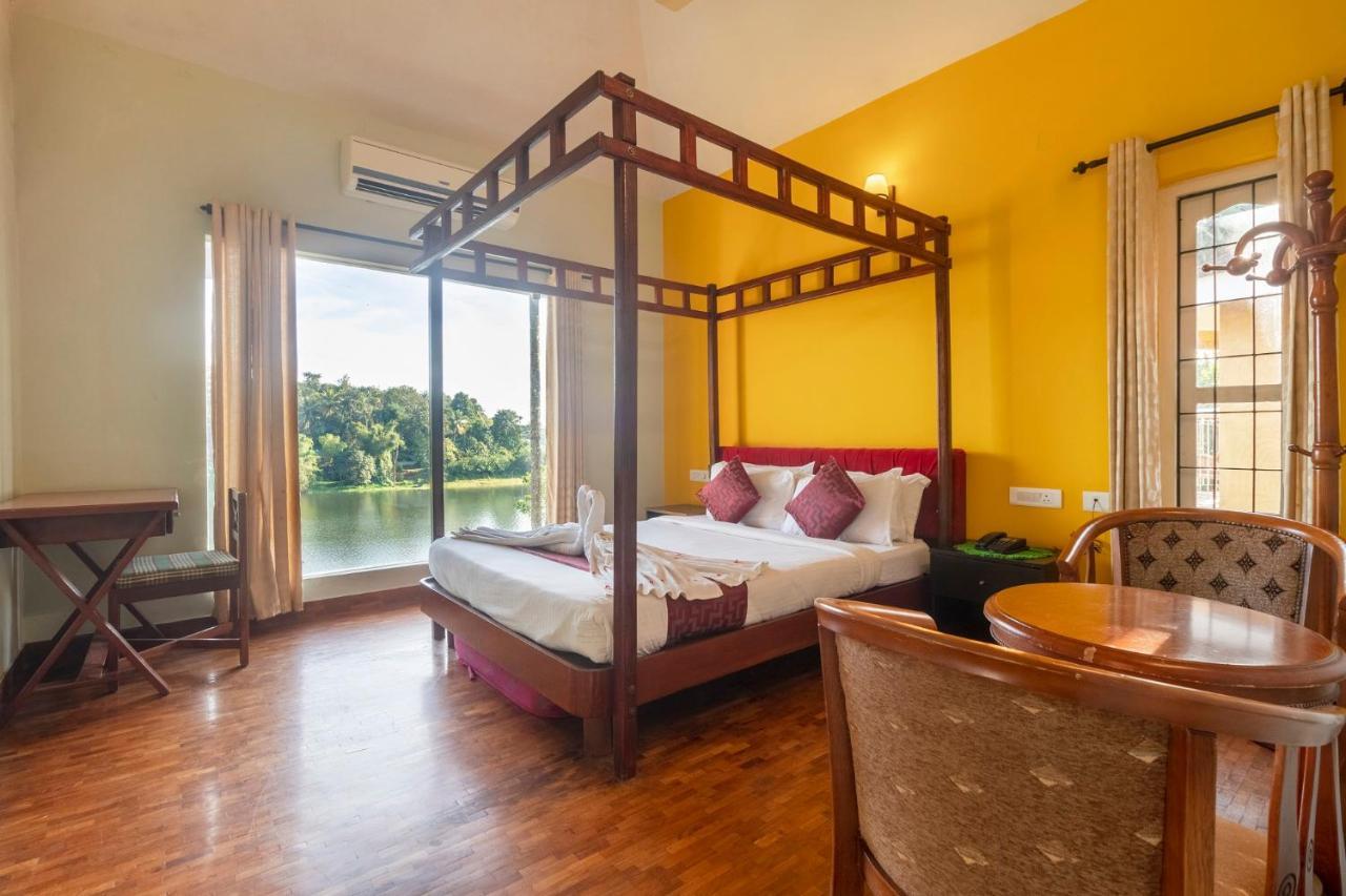 การาปูจา วิลเลจ รีสอร์ต Hotel วายานาด ภายนอก รูปภาพ