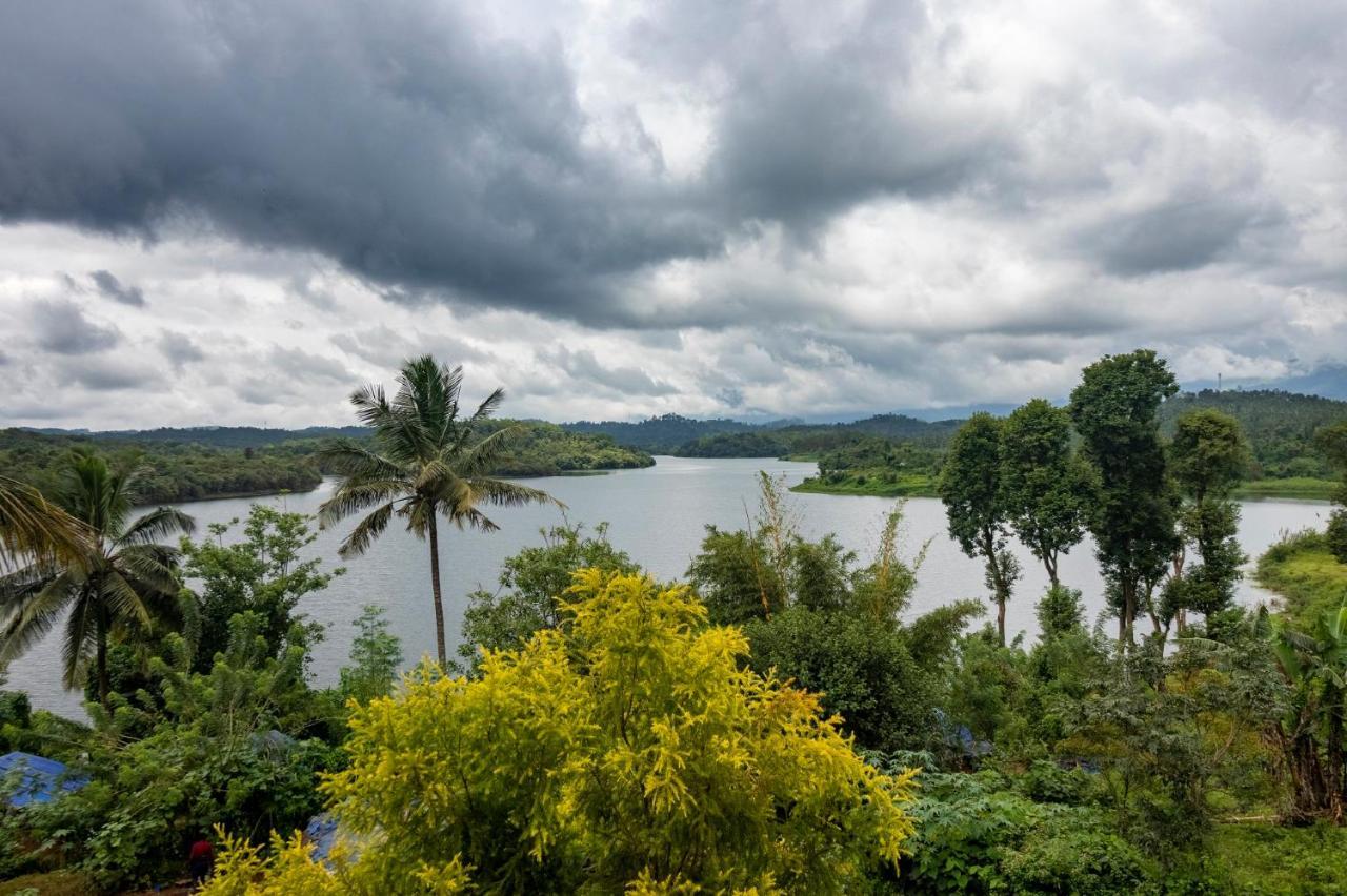 การาปูจา วิลเลจ รีสอร์ต Hotel วายานาด ภายนอก รูปภาพ