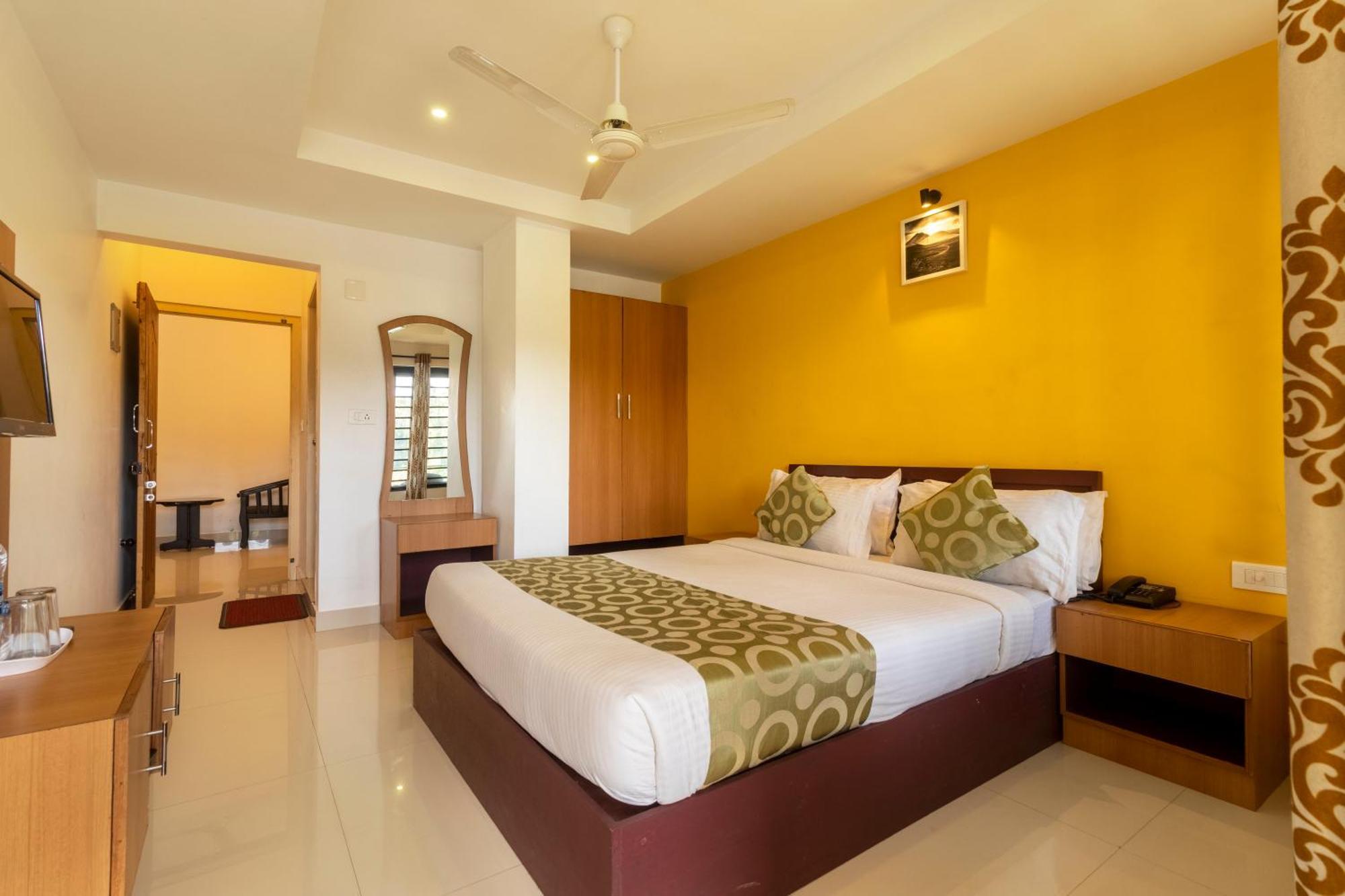 การาปูจา วิลเลจ รีสอร์ต Hotel วายานาด ภายนอก รูปภาพ