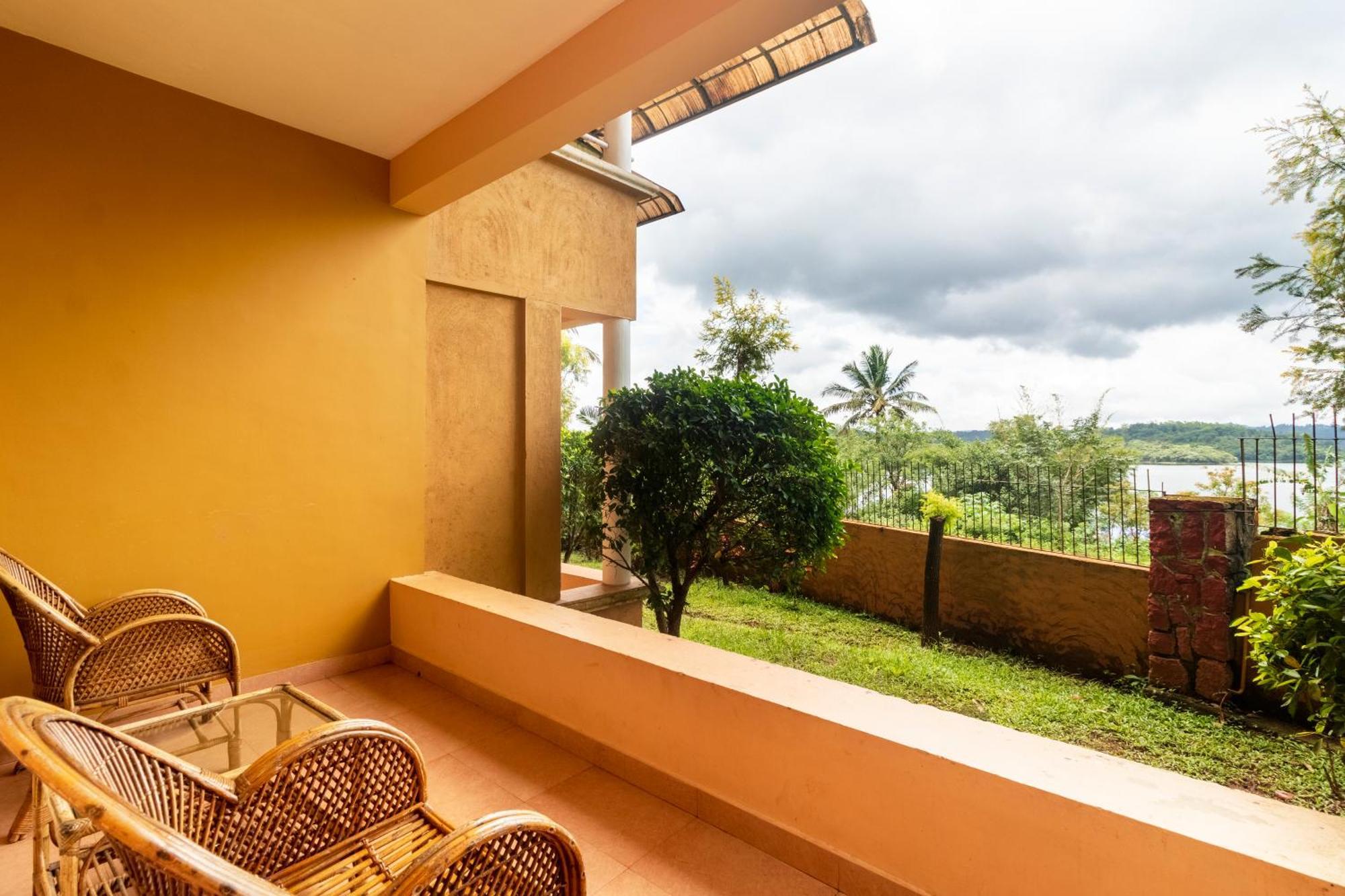 การาปูจา วิลเลจ รีสอร์ต Hotel วายานาด ภายนอก รูปภาพ