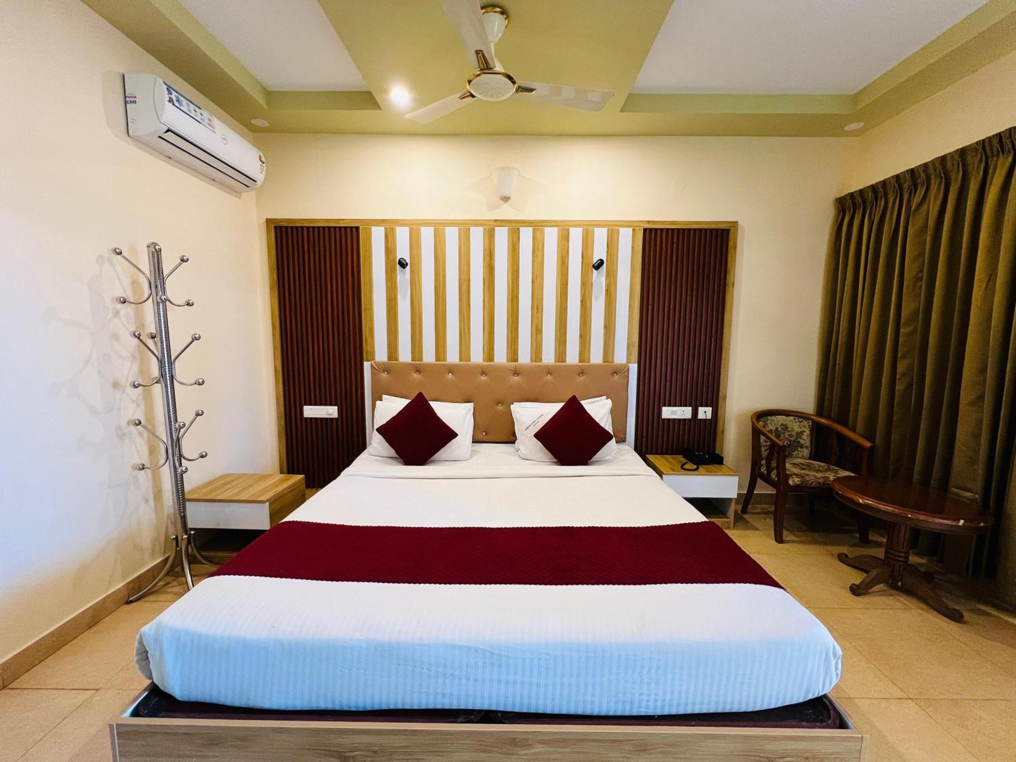 การาปูจา วิลเลจ รีสอร์ต Hotel วายานาด ภายนอก รูปภาพ