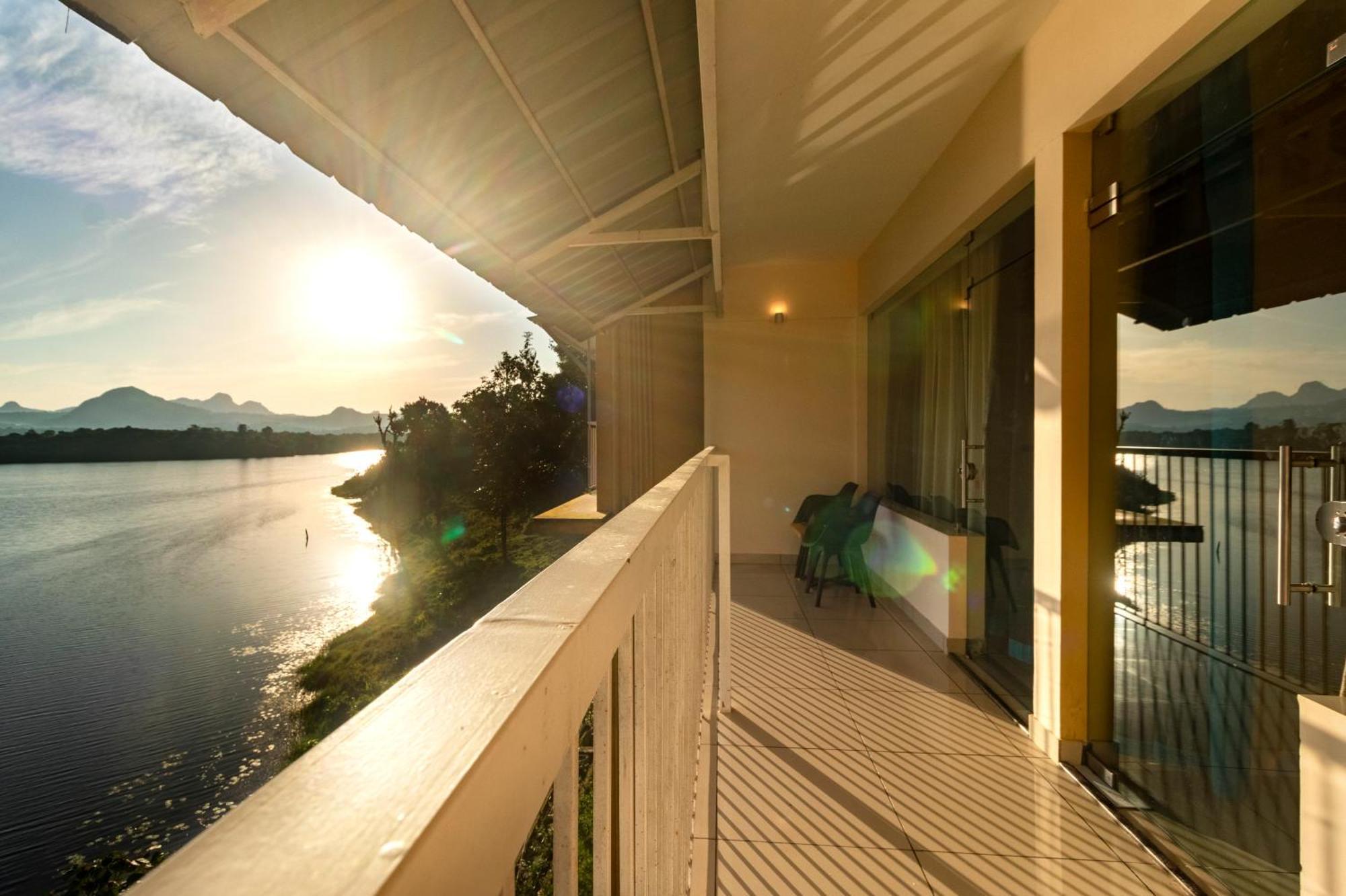 การาปูจา วิลเลจ รีสอร์ต Hotel วายานาด ภายนอก รูปภาพ